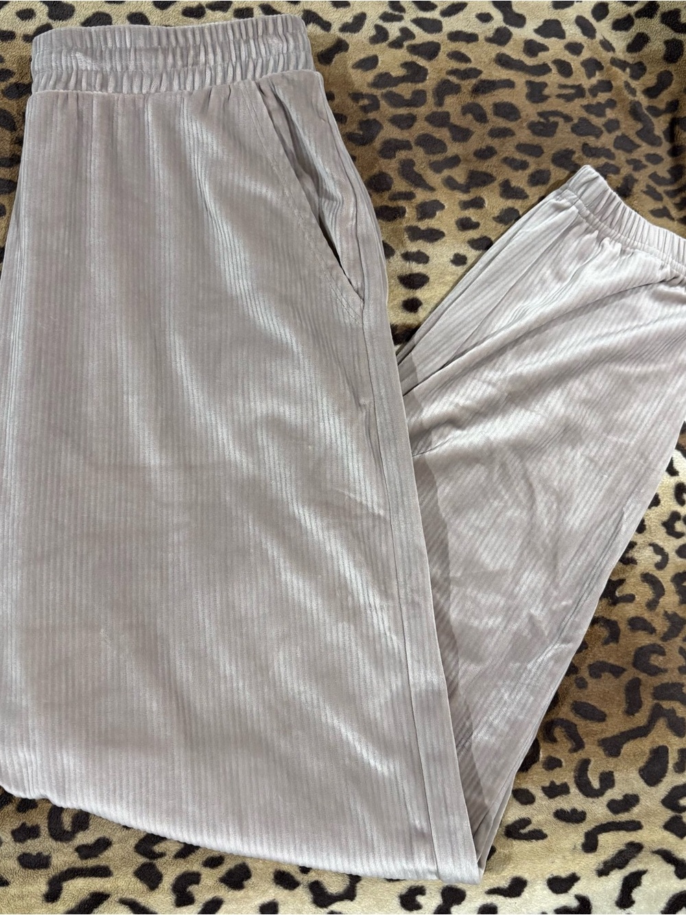 Victoria's Secret Velour Ribbed Lounge Pants in Taupe Gray